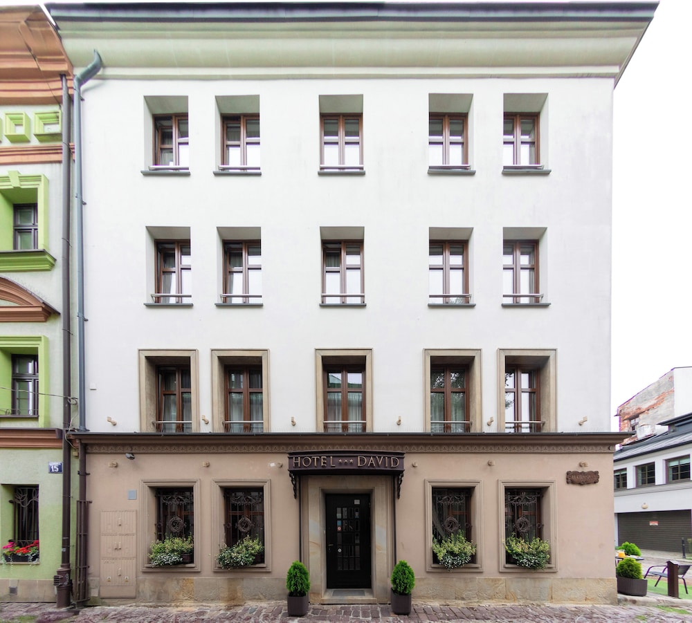 David Hotel 2/63