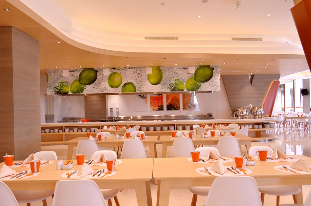 HARRIS Hotel & Conventions Bekasi 31/47