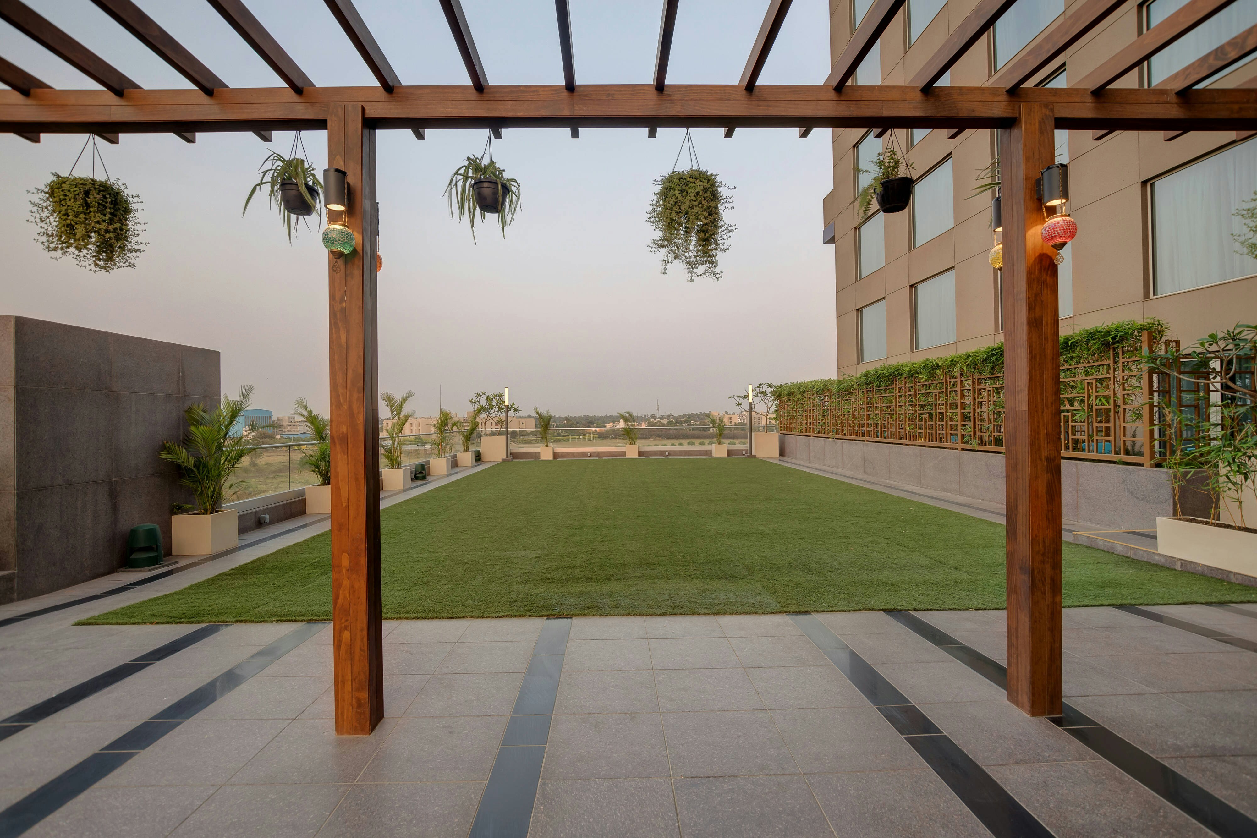 Courtyard Surat 29/31