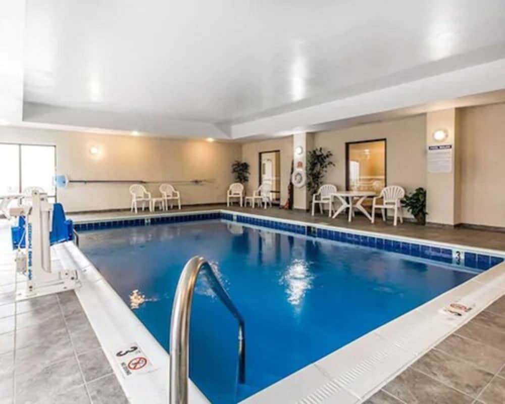 Comfort Suites South Point Huntington 3/43