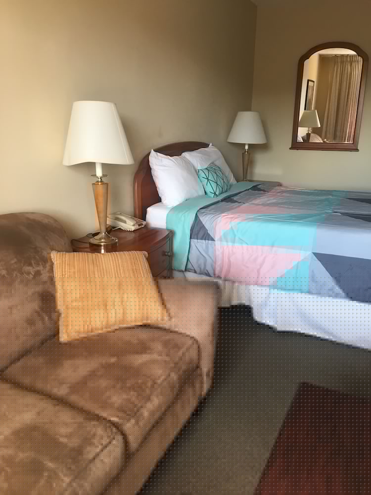 Ambassador Inn 28/56