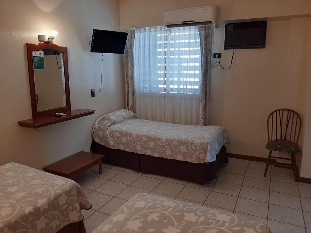 ESMERALDA PALACE HOTEL 7/33