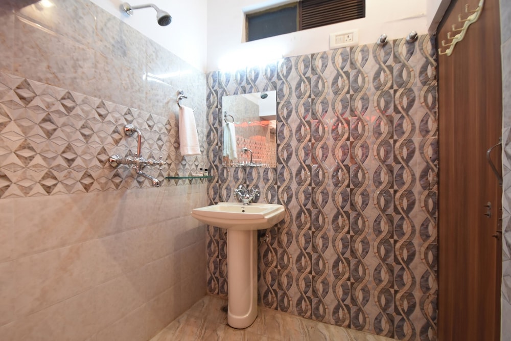 Virasat Mahal Heritage Hotel 30/33