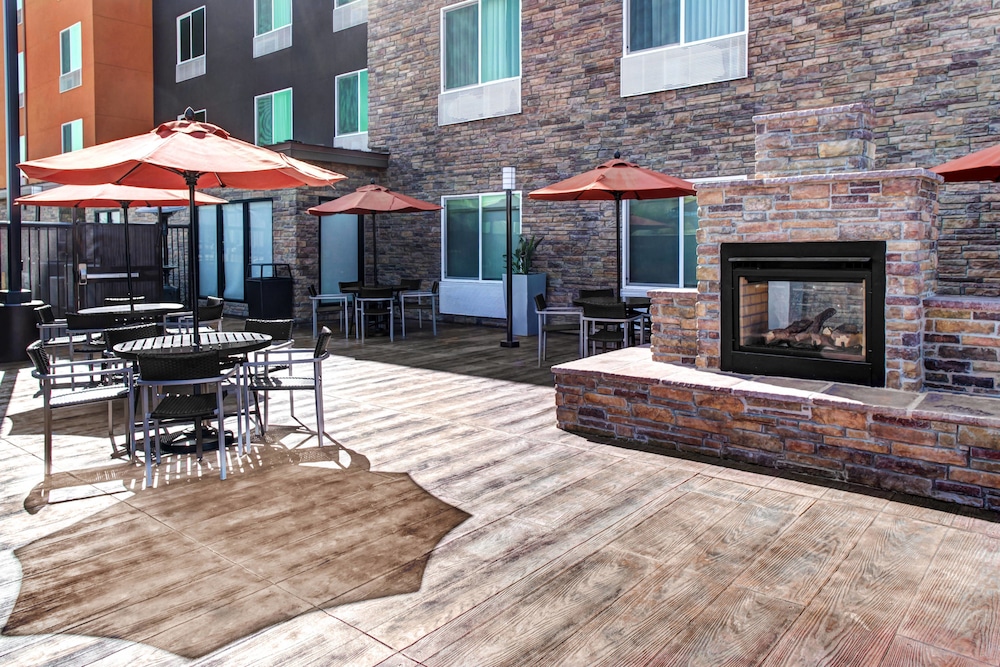 TOWNEPLACE SUITES BAKERSFIELD WEST 32/42