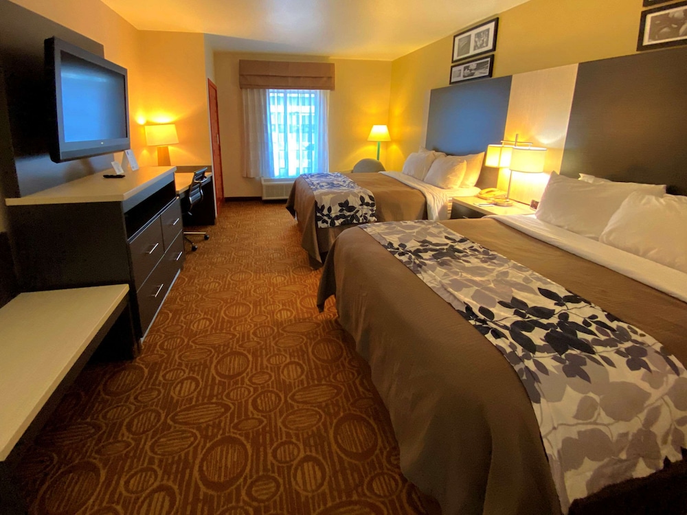 Sleep Inn & Suites Springdale West 10/33