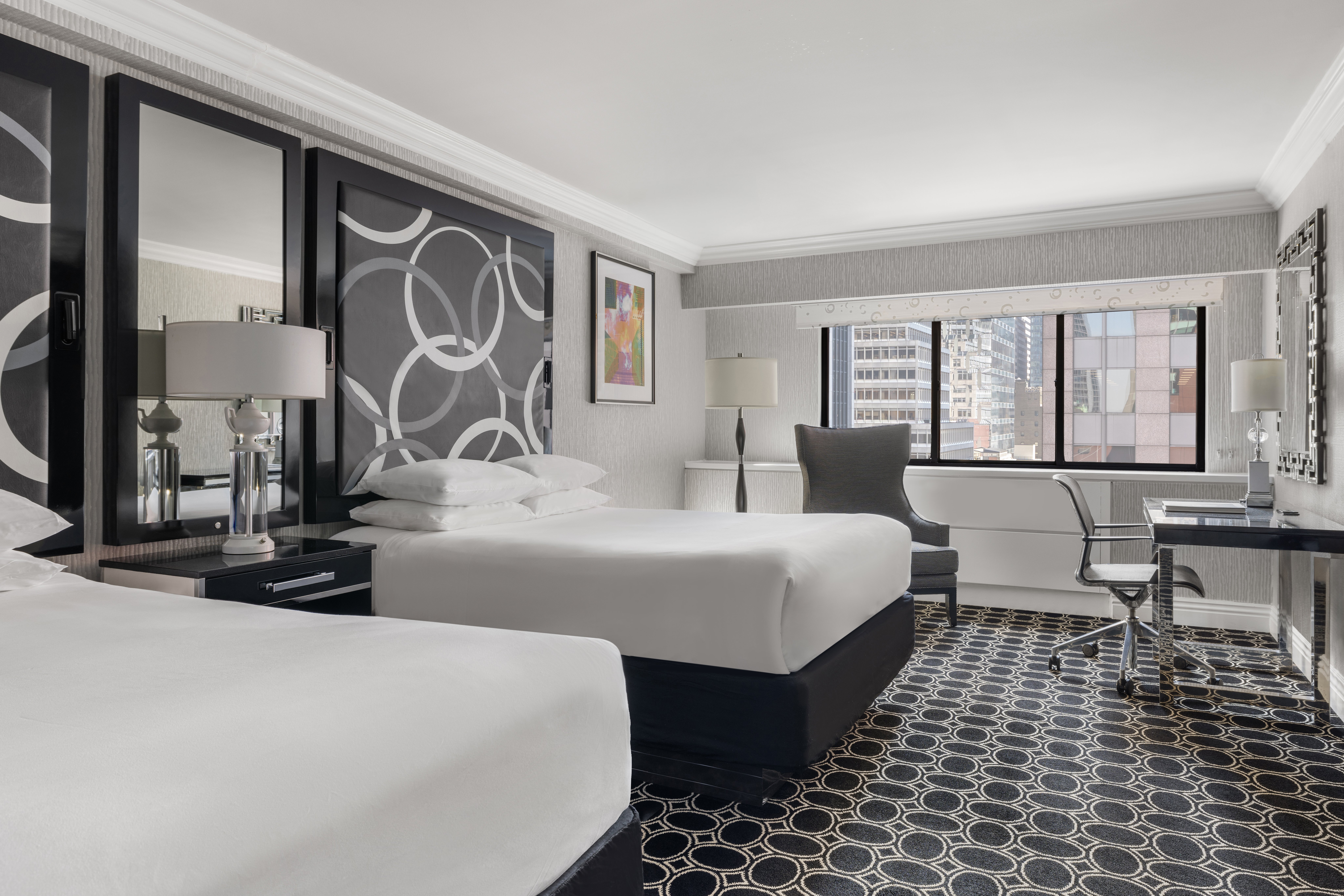 EXECUTIVE, 2 QUEEN BEDS