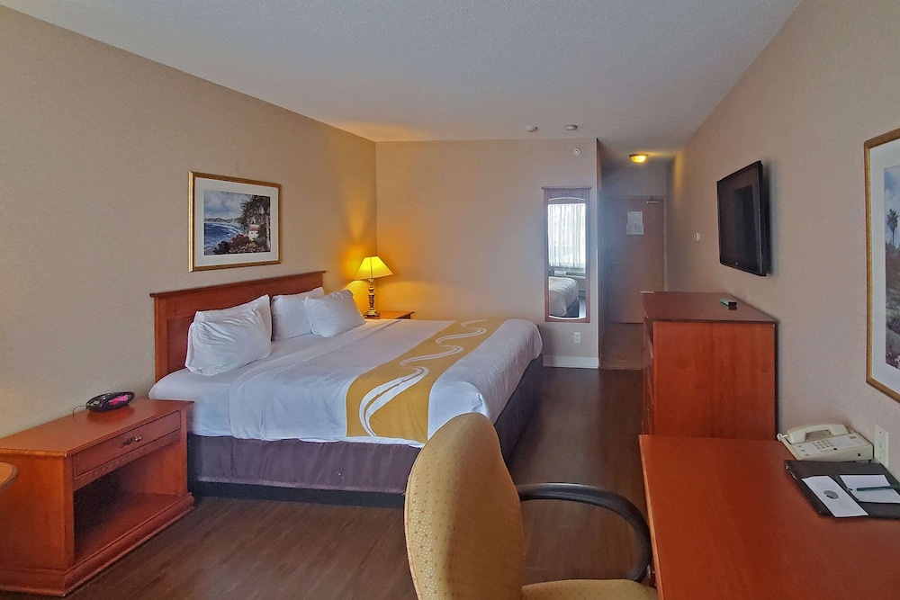 Quality Inn & Suites Hawkesbury 9/50