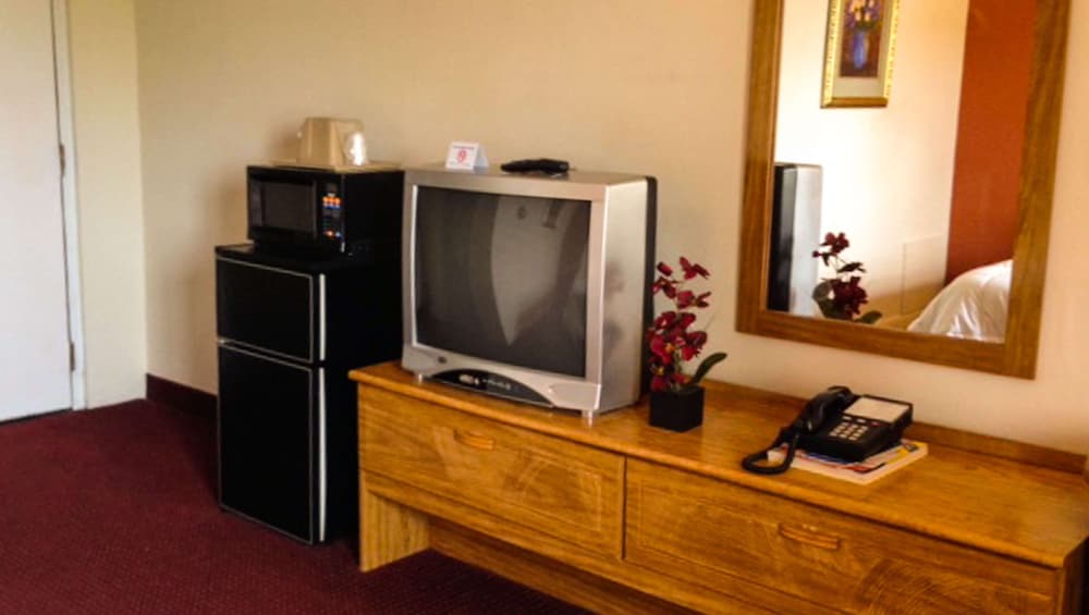 Rodeway Inn Manchester NY 9/24