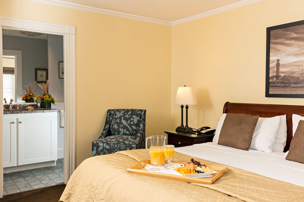 Crowne Pointe Historic Inn Spa 54/75