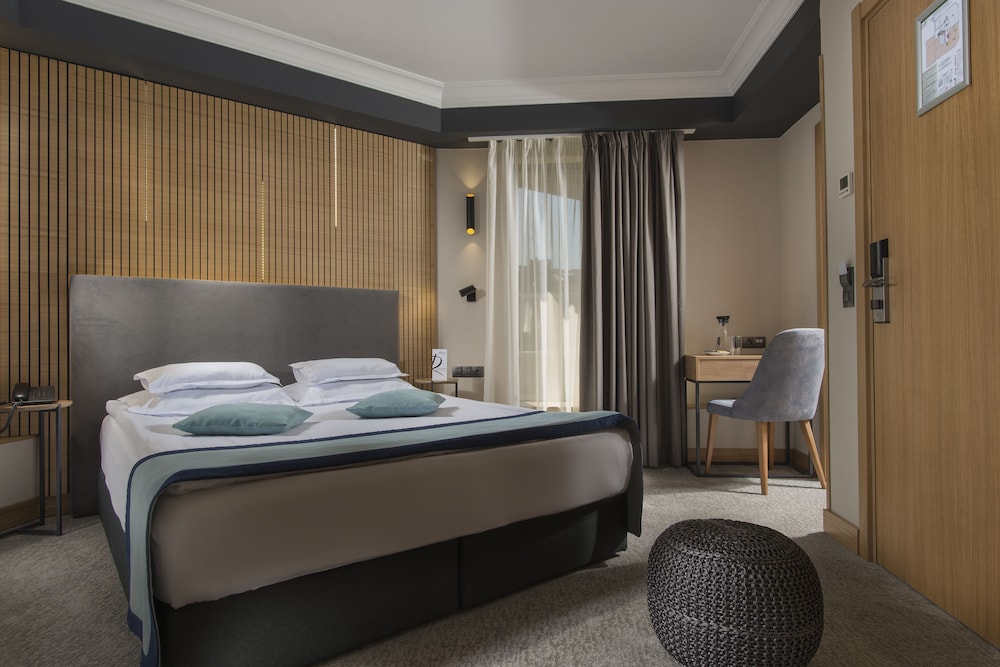 Rosslyn Thracia Hotel Sofia 12/64