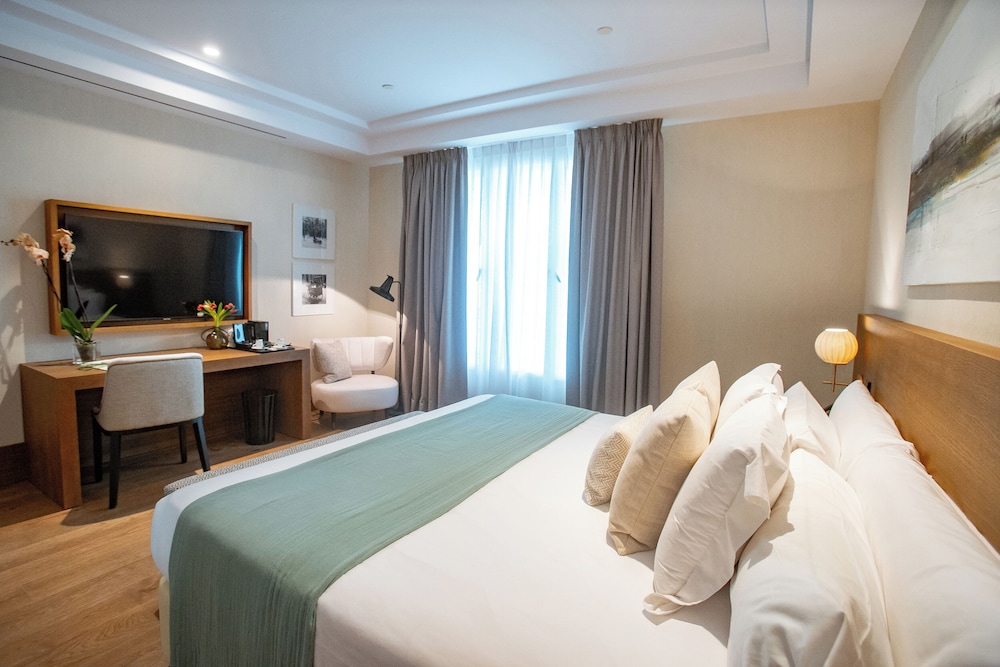 Room, Double Bed