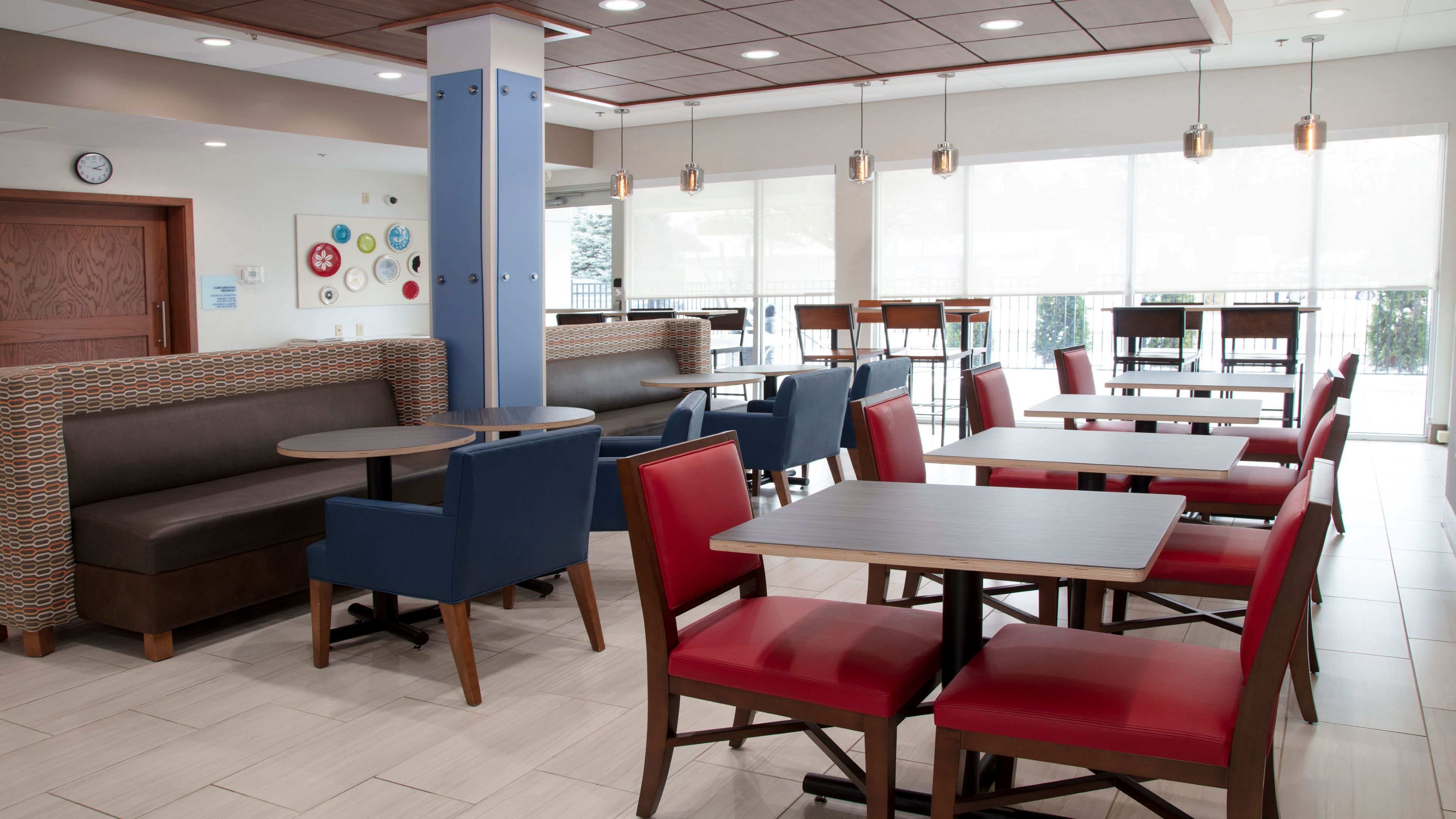 Holiday Inn Express & Suites Marion 35/65