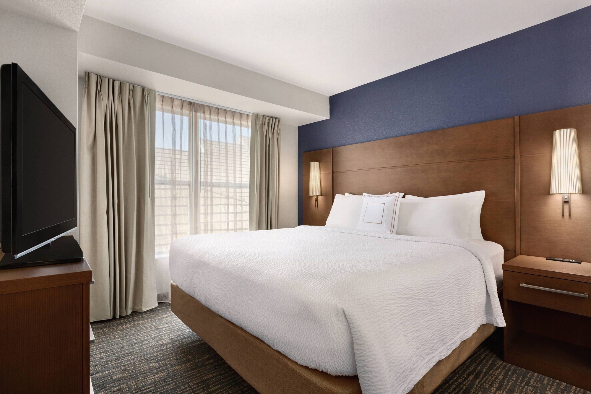 1 Bedroom, Suite, Queen Bed, Sofa