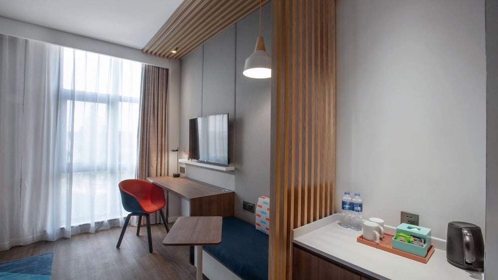 Holiday Inn Express Shanghai Hongqiao North 38/70