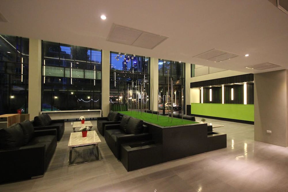Season Five Hotel 47/53