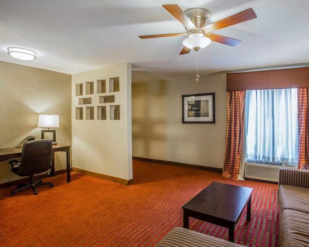 Quality Suites Nashville Airport 28/50