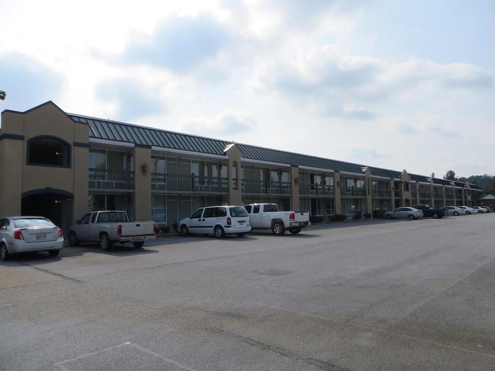 Americourt Extended Stays 30/38