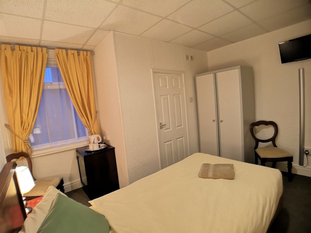 Aunties Coliseum Hotel 19/50