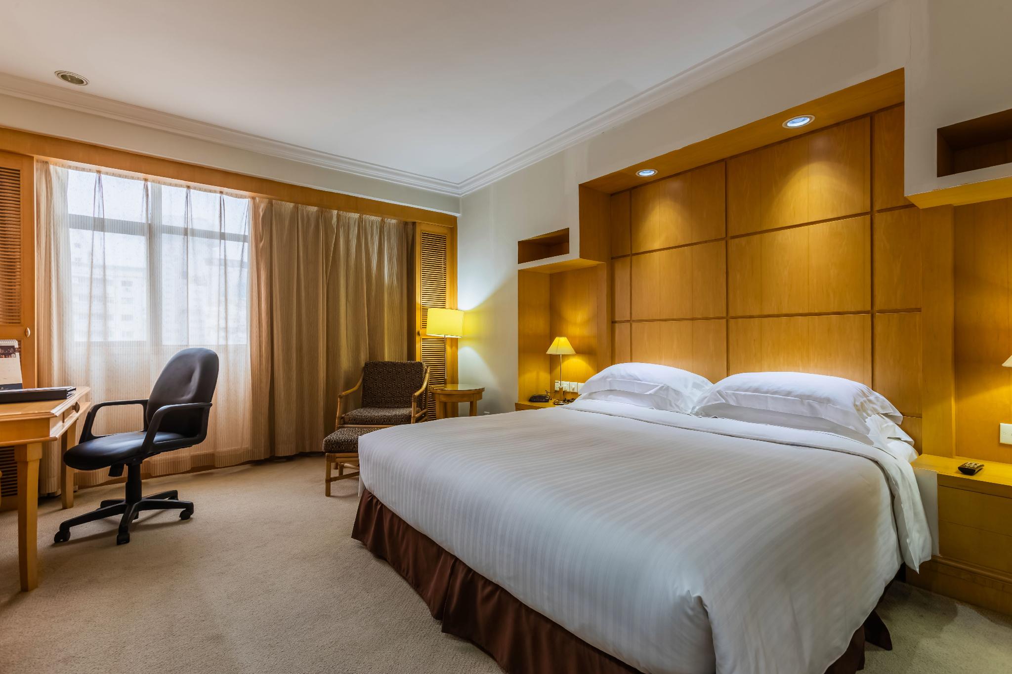 2 Rooms, Family, 2 Bathrooms, Living Area
