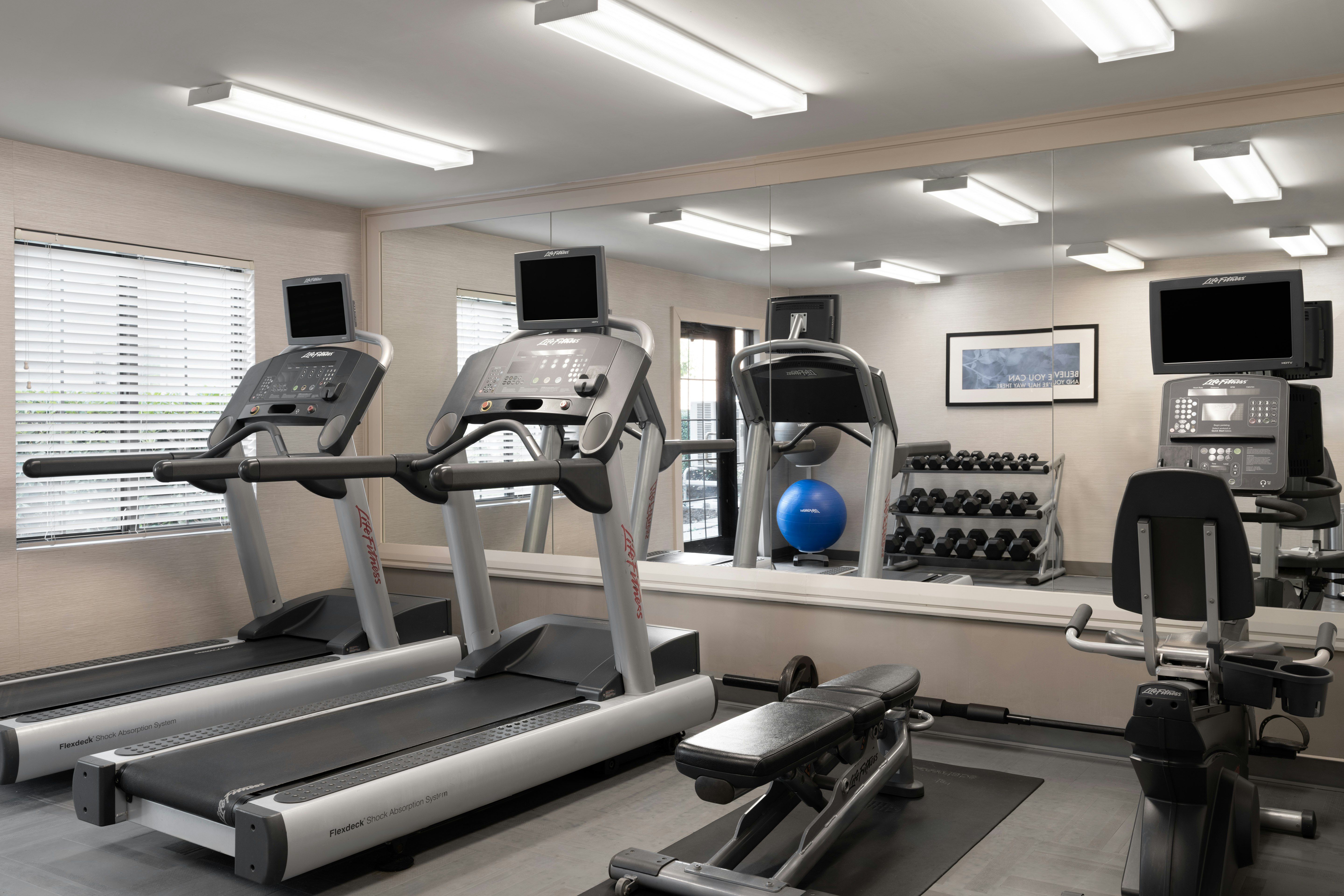 Staybridge Suites Burlington - Boston 34/67