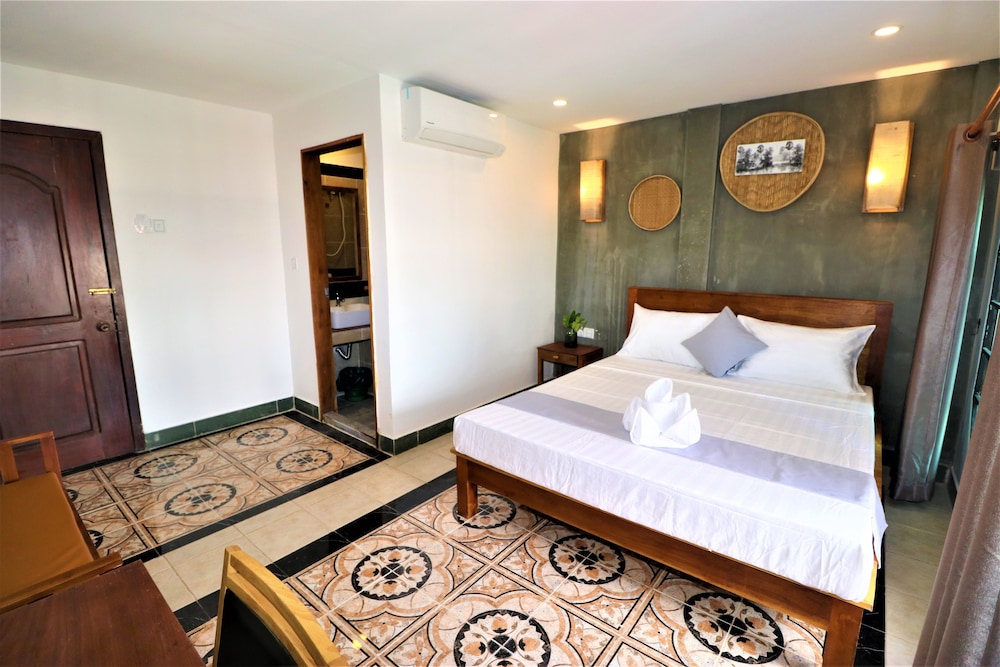 Grand Elevation Hotel 28/65