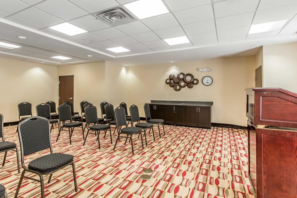 Comfort Suites Lawton Near Fort Sill 50/56