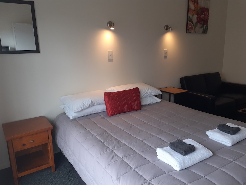 Homestead Lodge Motel 13/50