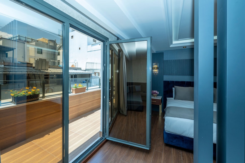 Freya Hotel 34/68