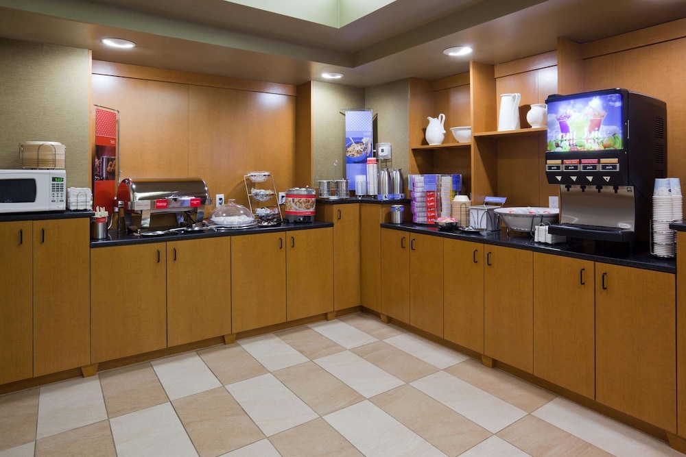HAMPTON INN MITCHELL 26/38