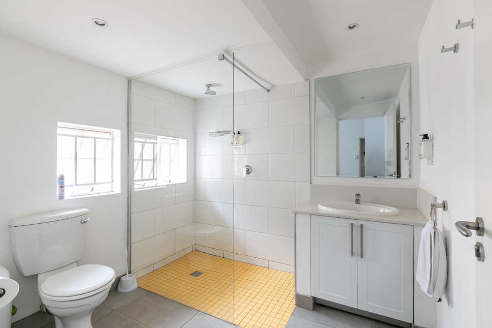 Emmarentia Guest House 44/47