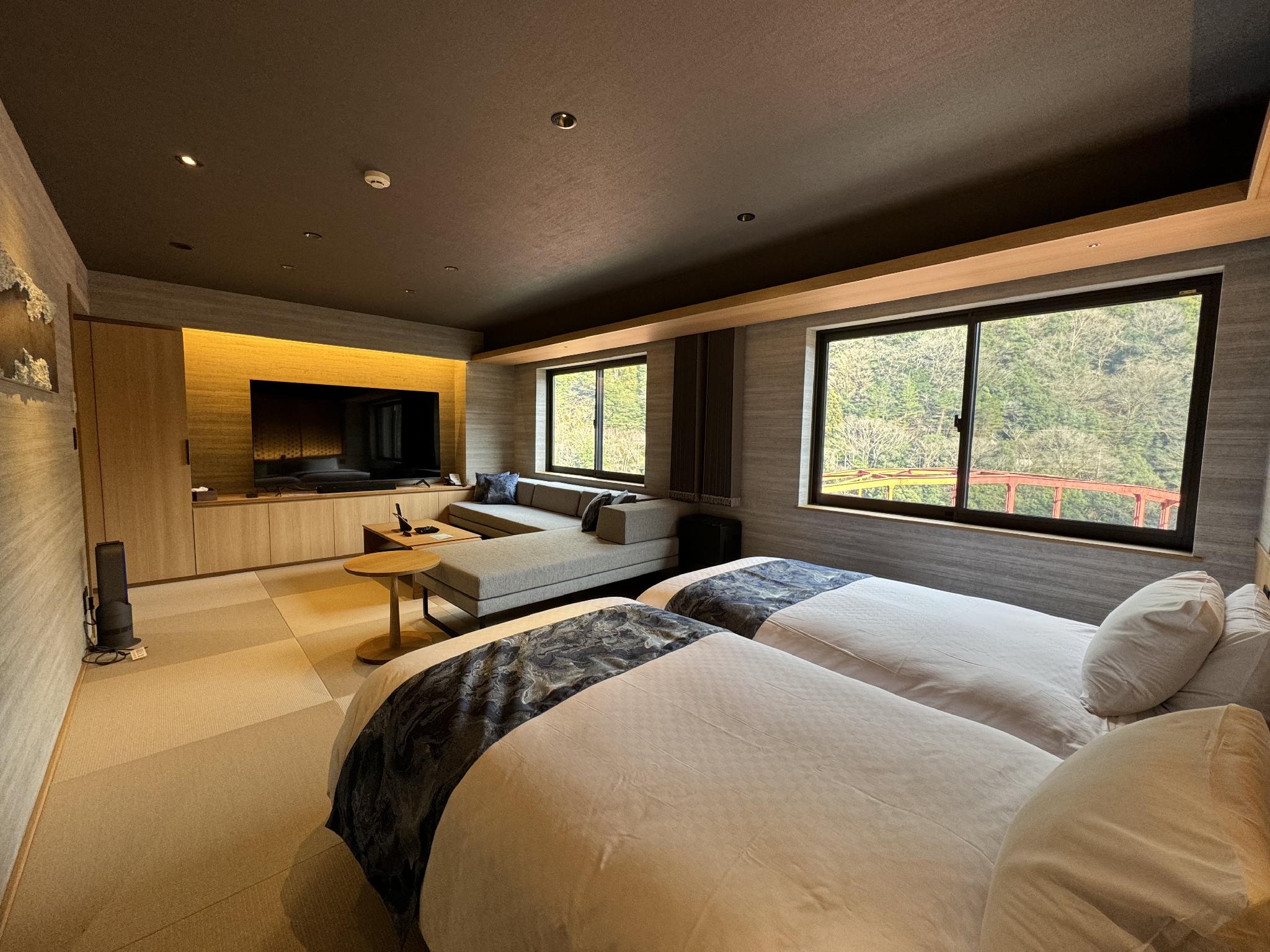 Deluxe, Twin Beds, Riverside, Mountain View