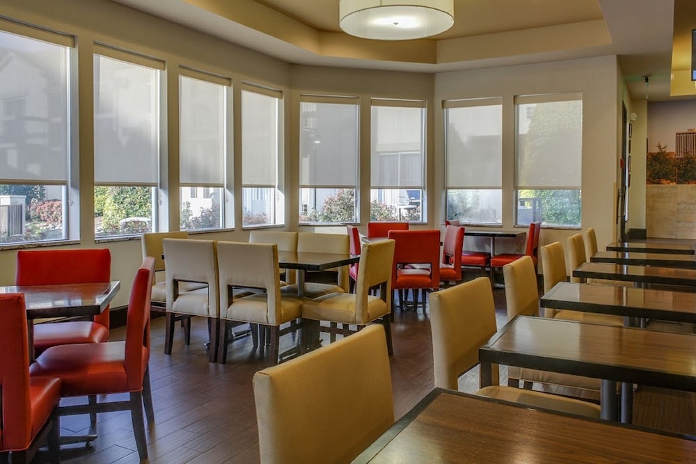 Club Hotel Nashville Inn Suites 53/67