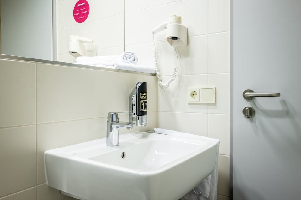 SERWAYS HOTEL BRUCHSAL WEST 53/54