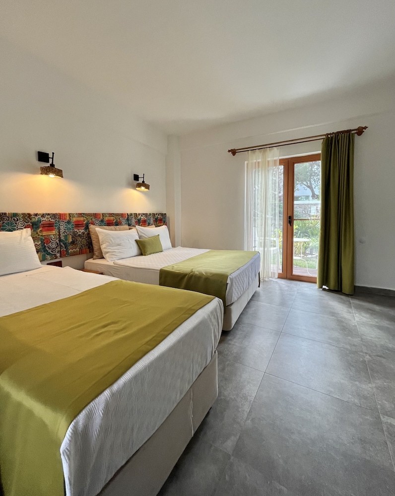 Butikhan Hotel 25/69
