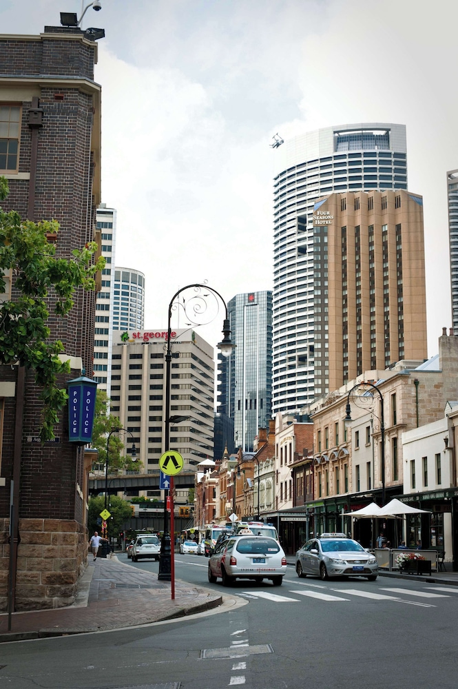 Metro Apartments on King Street 32/50