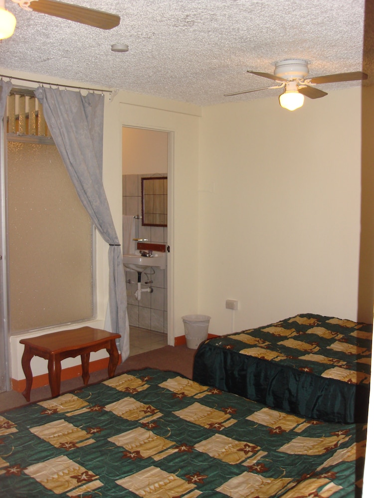 La Guaria Inn And Suites Hotel 30/65