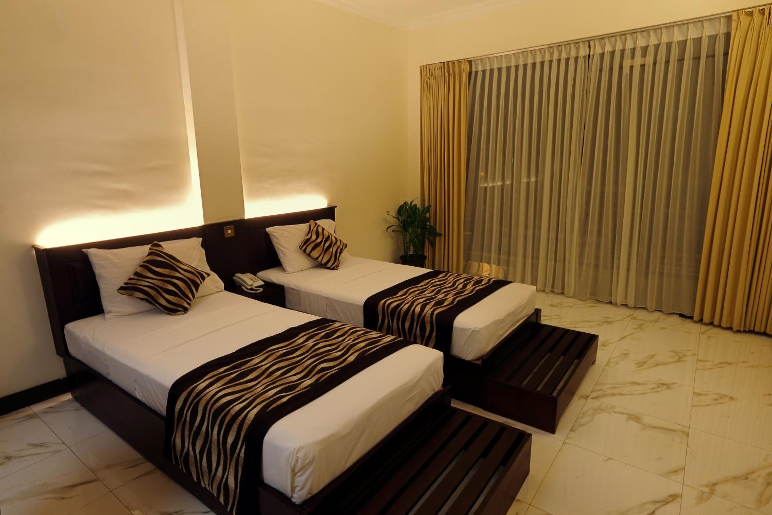 STANDARD, DOUBLE OR TWIN BED