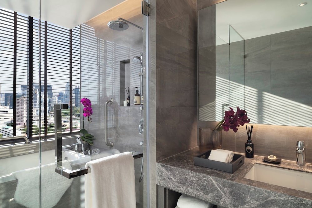 غرفة متصلة تنفيذية بسرير كوين وسرير فردي بـ3 غرف نوم، Ascott Embassy Sathorn 6/6