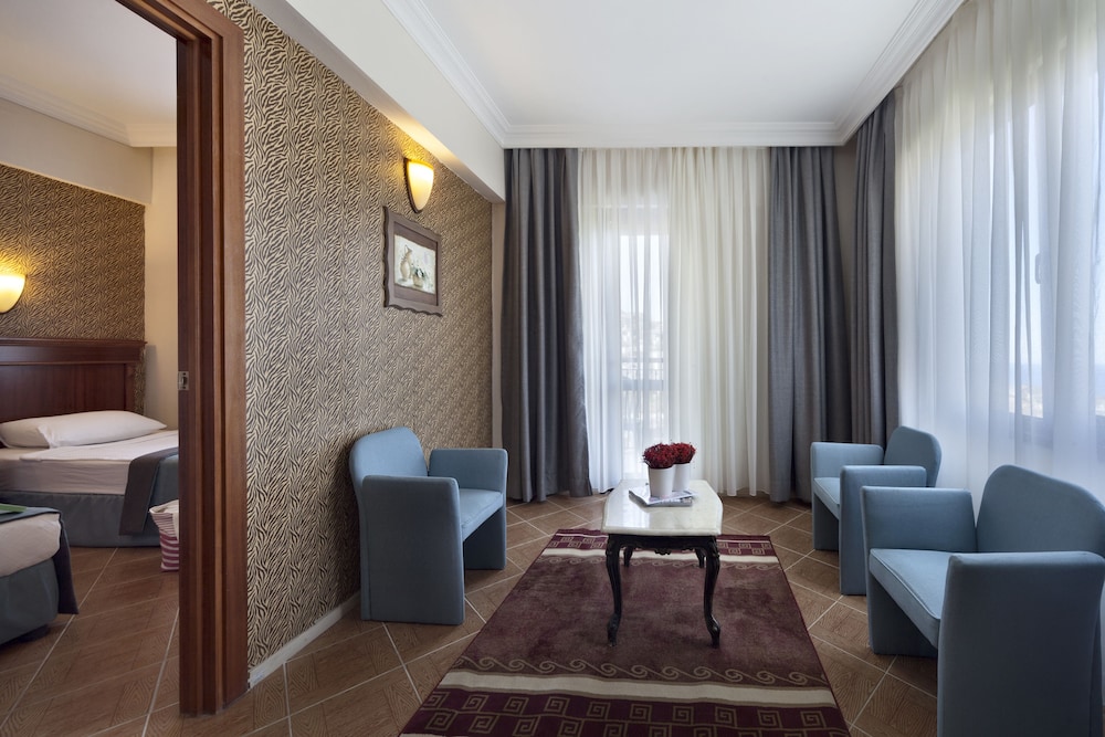 Golden Age Crystal Bodrum 26/50
