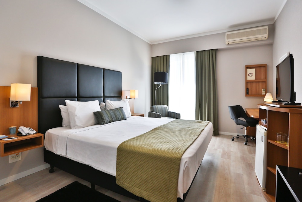 DELUXE, DOUBLE BED