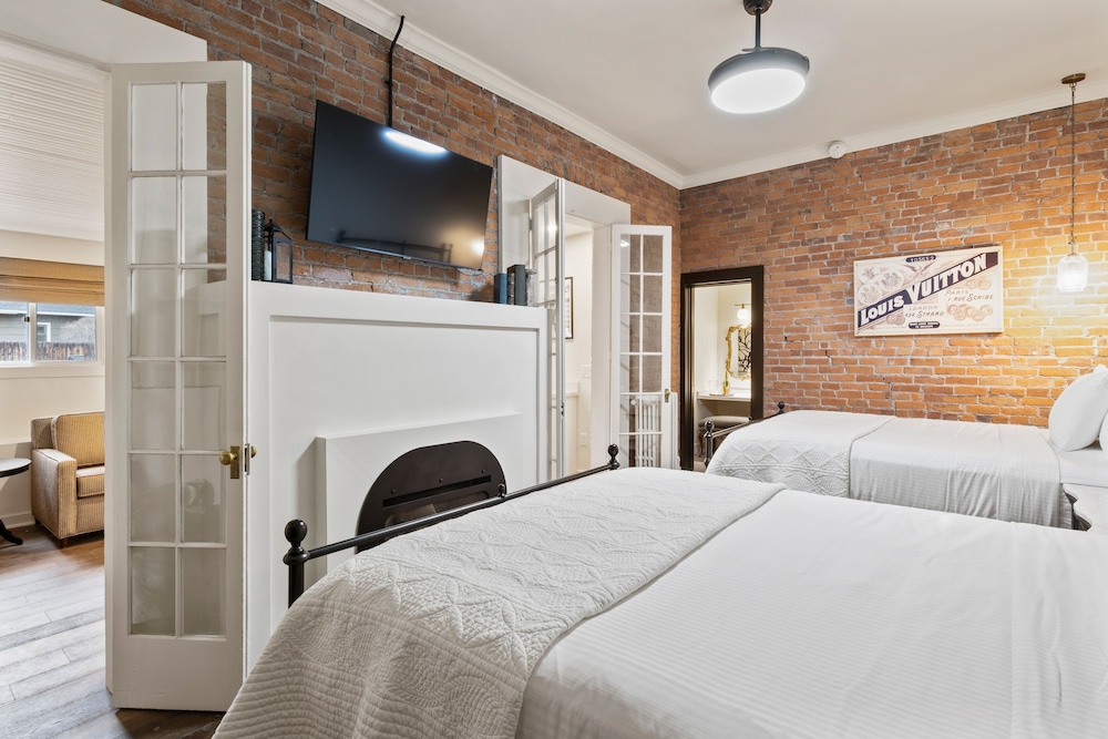 Bespoke Inn Flagstaff 19/50
