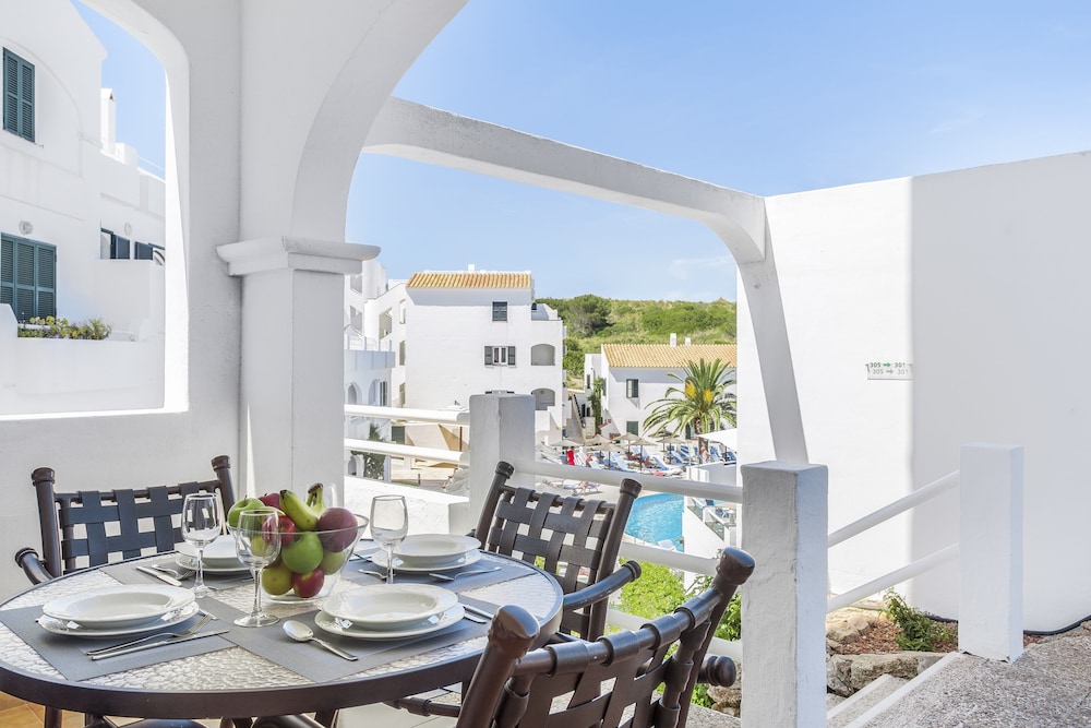 White Sands Beach Club 17/49