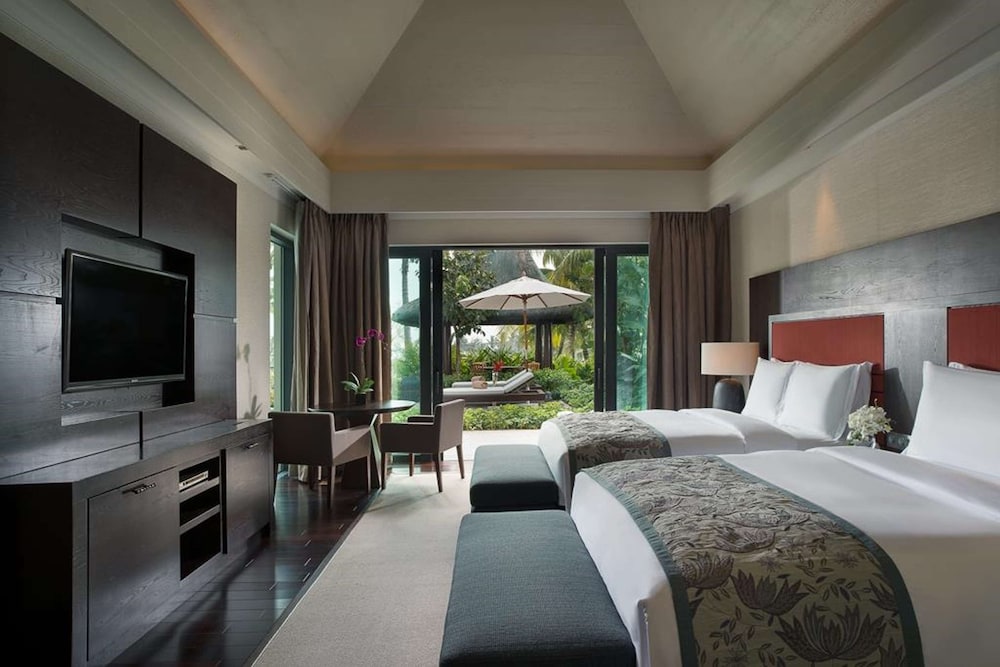 Raffles Hainan 18/71