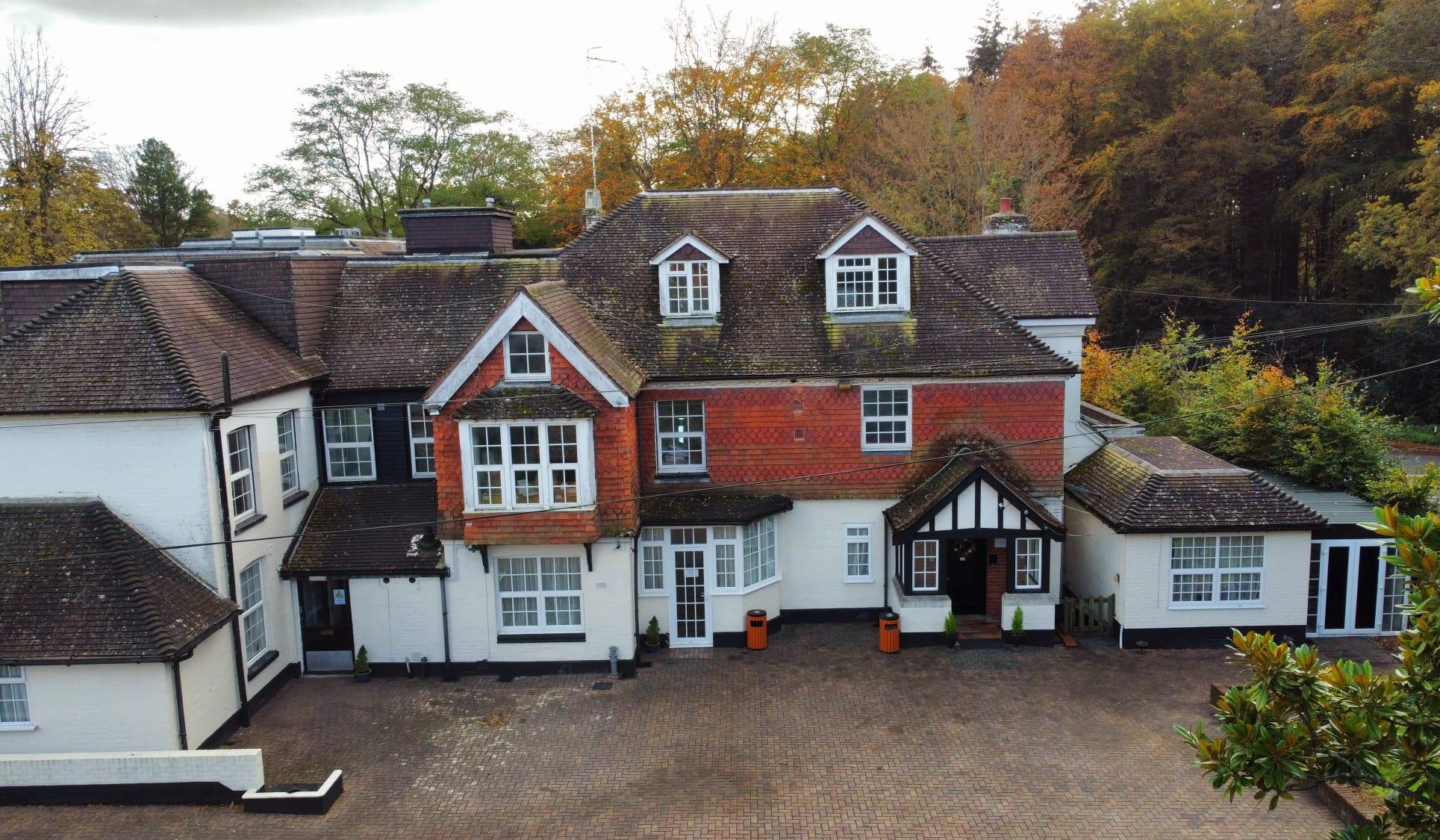 Royal Swan, Ashley Manor - B&B 26/30