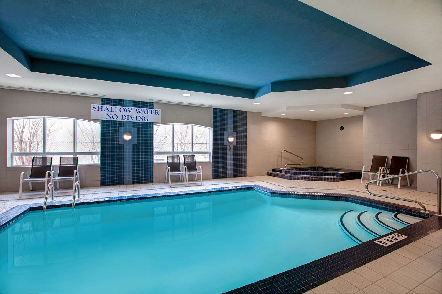 Days Inn & Suites By Wyndham Collingwood 20/38