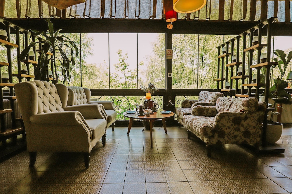 WINEPORT LODGE AGVA 59/84