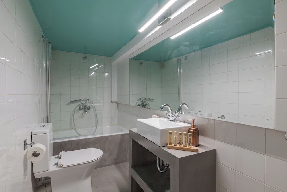 2Mazi Suites 38/47