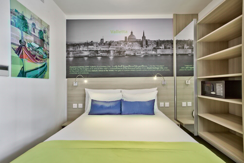 Santana Hotel 40/77