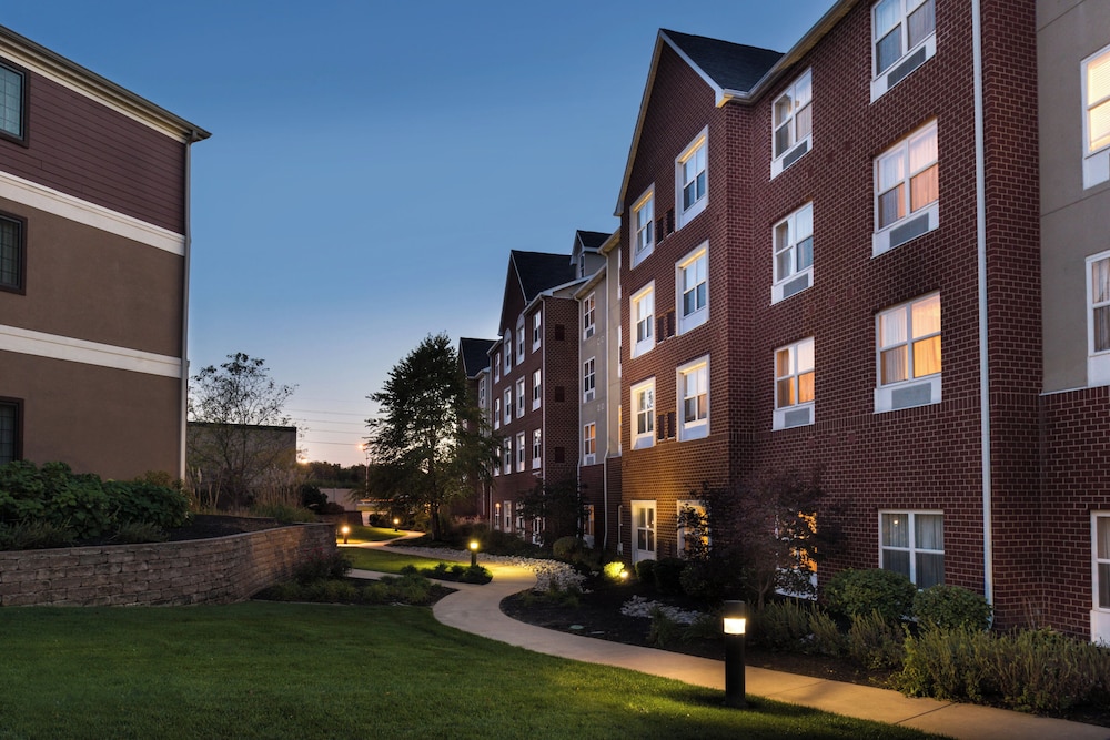 Holiday Inn Express Hotel & Suites St. Louis West-O Fallon 67/71