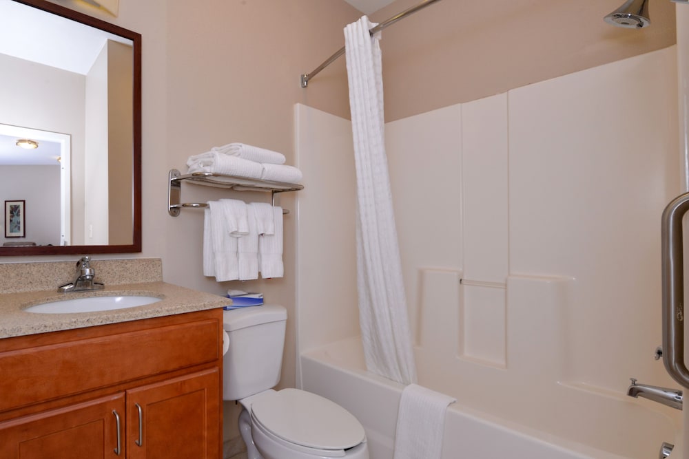 Candlewood Suites Boise Towne Square 12/47